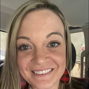 Meet your Posher, Leeann